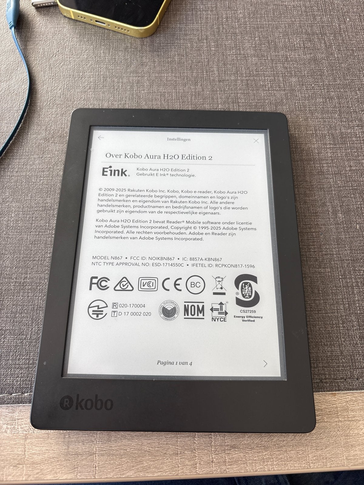 Kobo Aura H2O Edition 2 E-reader - Zo goed als nieuw, Computers en Software, Ophalen, 8 GB, Touchscreen, Zo goed als nieuw