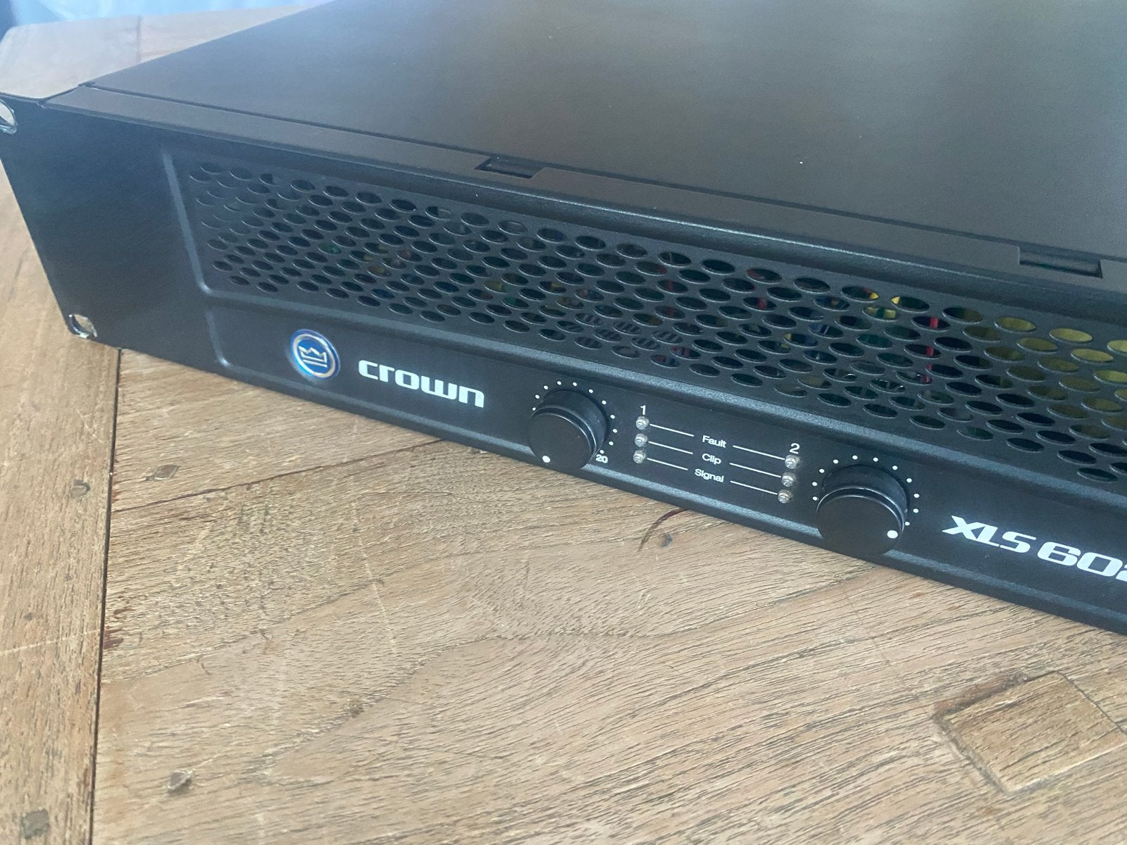 Crown XLS 602 Eindversterker - 2 x 600 watt - Topstaat, Overige merken, Ophalen of Verzenden, Zo goed als nieuw, Nvt