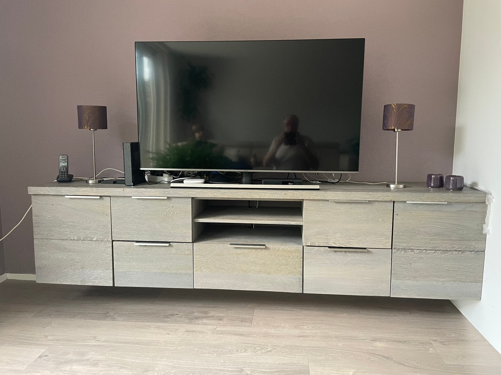 Massief eiken TV meubel 240 x 45 cm., Ophalen, Gebruikt, Eikenhout, 200 cm of meer