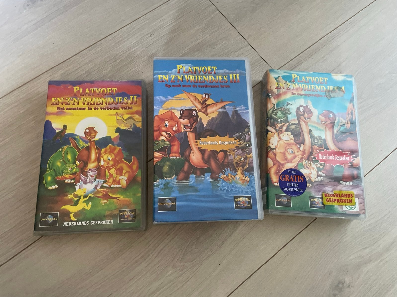 Platvoet en zijn Vriendjes VHS - Deel II, III en IV, Cd's en Dvd's, VHS | Film, Gebruikt, Verzenden, Alle leeftijden, Kinderfilm