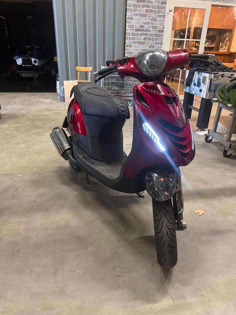 Zip 183cc a1, Fietsen en Brommers, Scooters | Piaggio, Ophalen of Verzenden, Zo goed als nieuw, Benzine, Zip