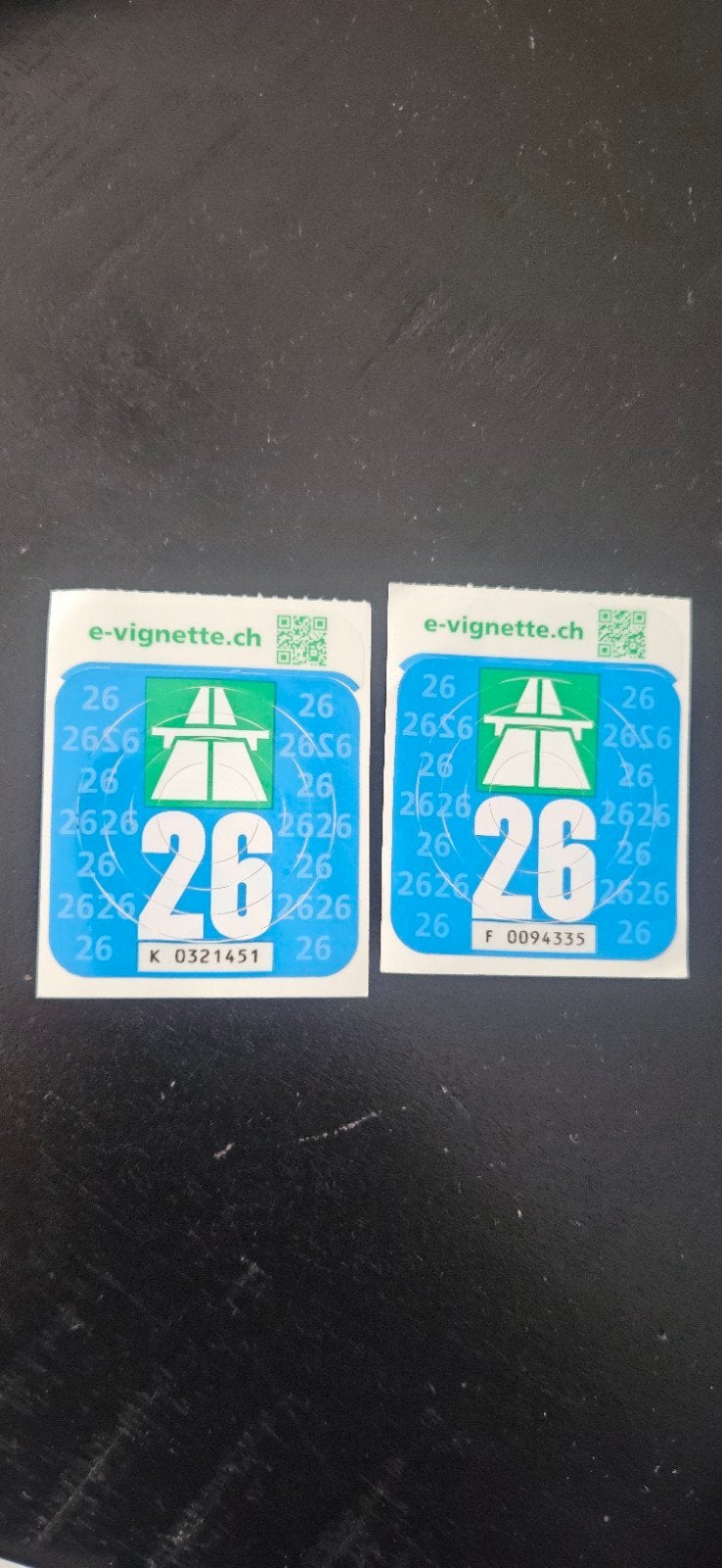 2 zwitserland vignet 2026 met bon, Tickets en Kaartjes, Autovignetten, Drie personen of meer