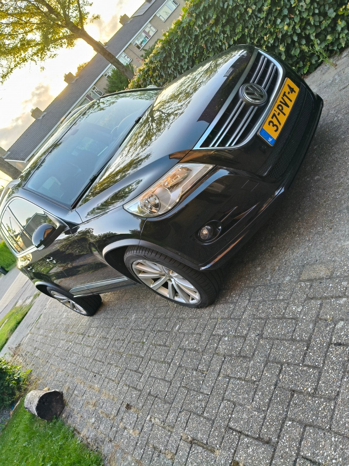 Volkswagen Tiguan R line 1.4 TSI 90KW BMT 2011 Zwart, Auto's, Voorwielaandrijving, Zwart, 4 cilinders, Origineel Nederlands