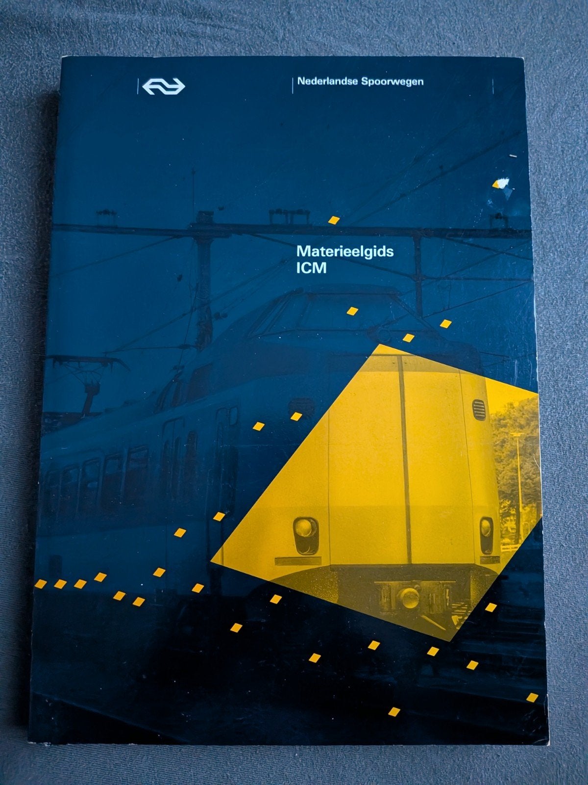 NS Materieelgids ICM - Nederlandse Spoorwegen, Ophalen of Verzenden, Gelezen, Trein