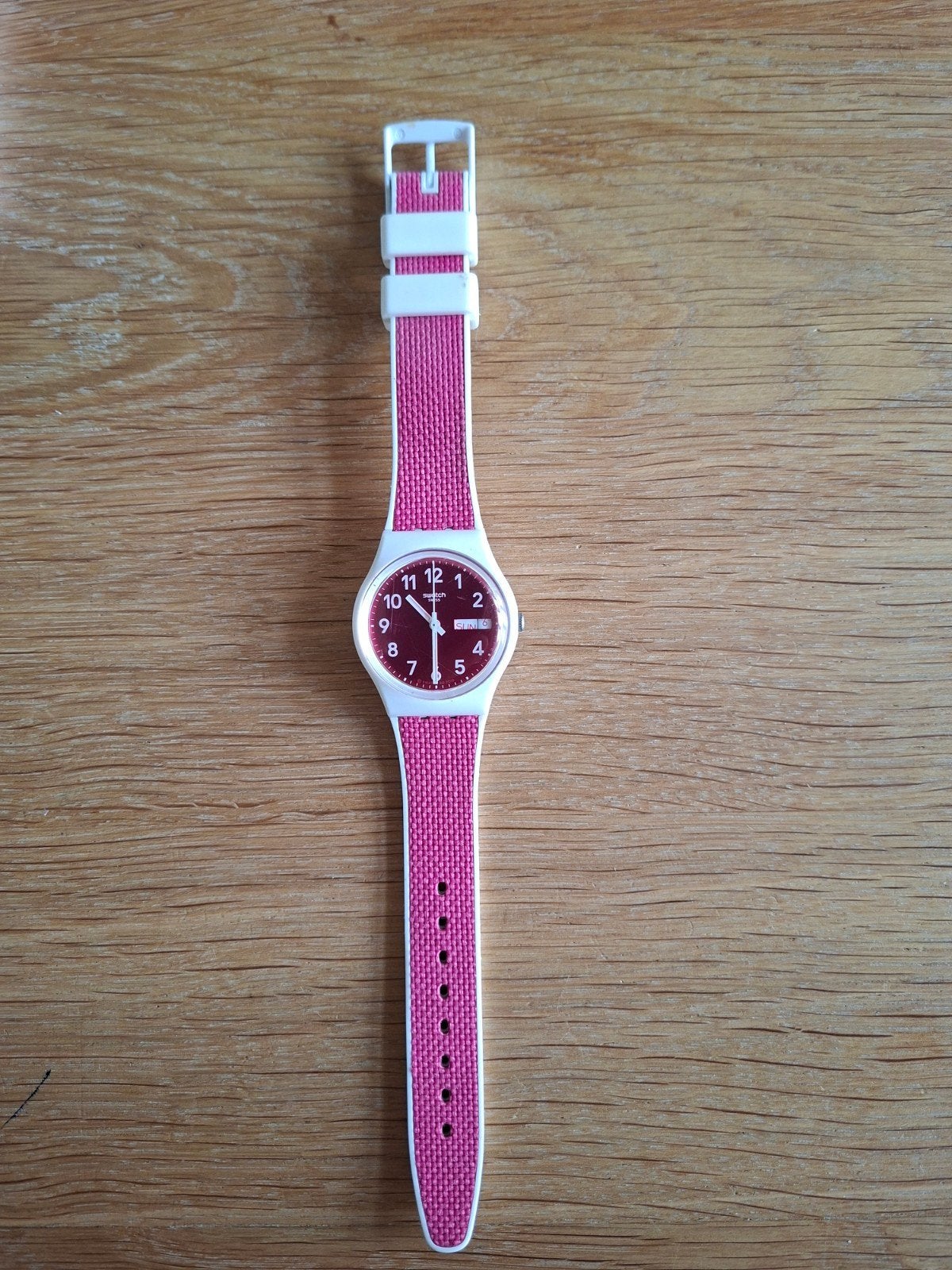 Swatch horloge met lichte gebruikerssporen op glas, Ophalen of Verzenden, Gebruikt