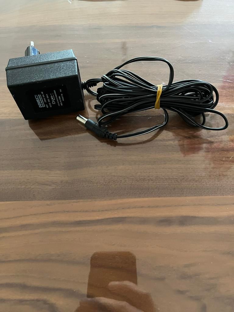 adapter 9V DC 200mA, Audio, Tv en Foto, Opladers, Ophalen of Verzenden, Zo goed als nieuw