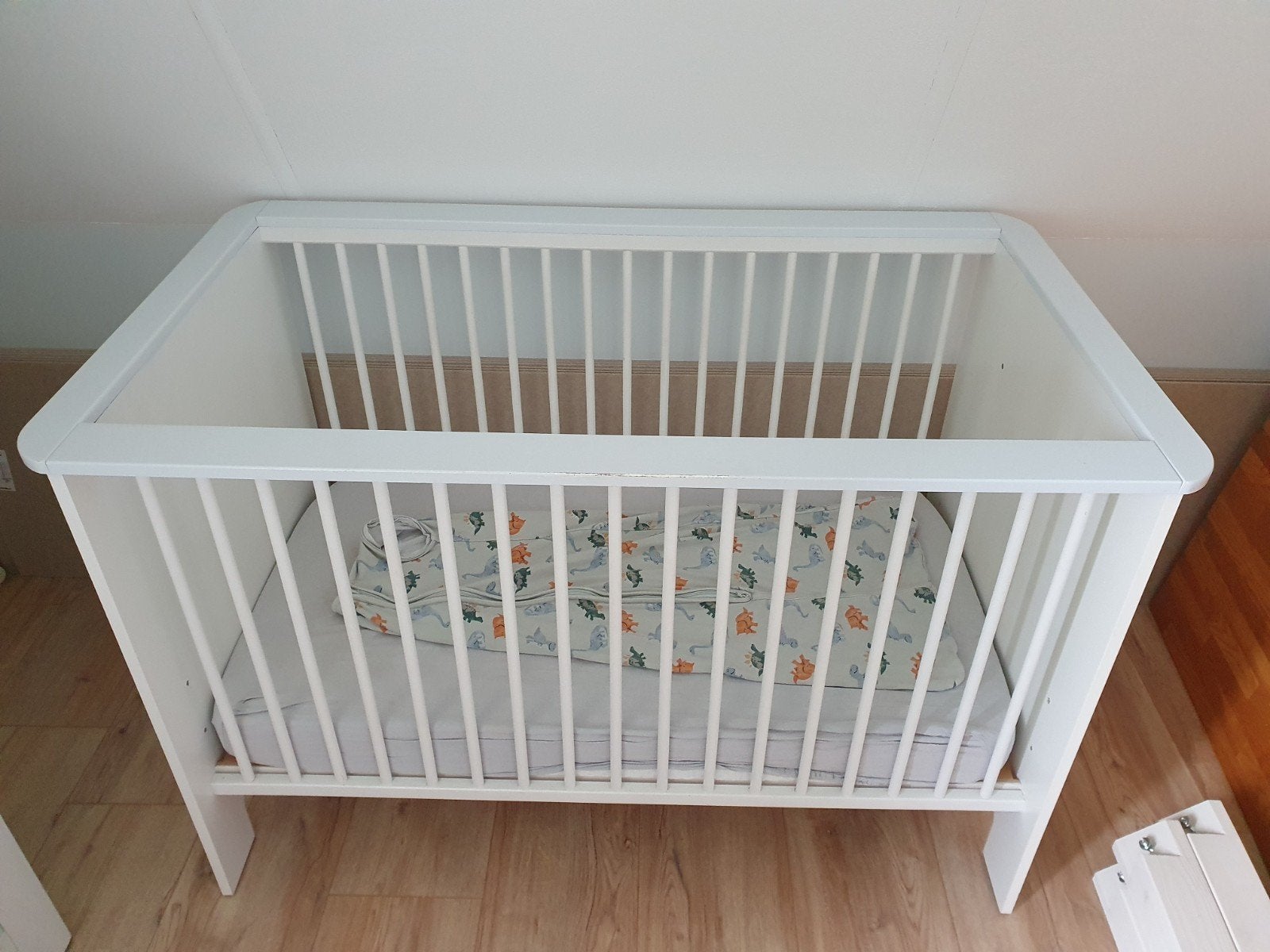 Complete babykamer set: ledikant, commode, kast, wandplank, Ophalen, Gebruikt, Jongetje of Meisje