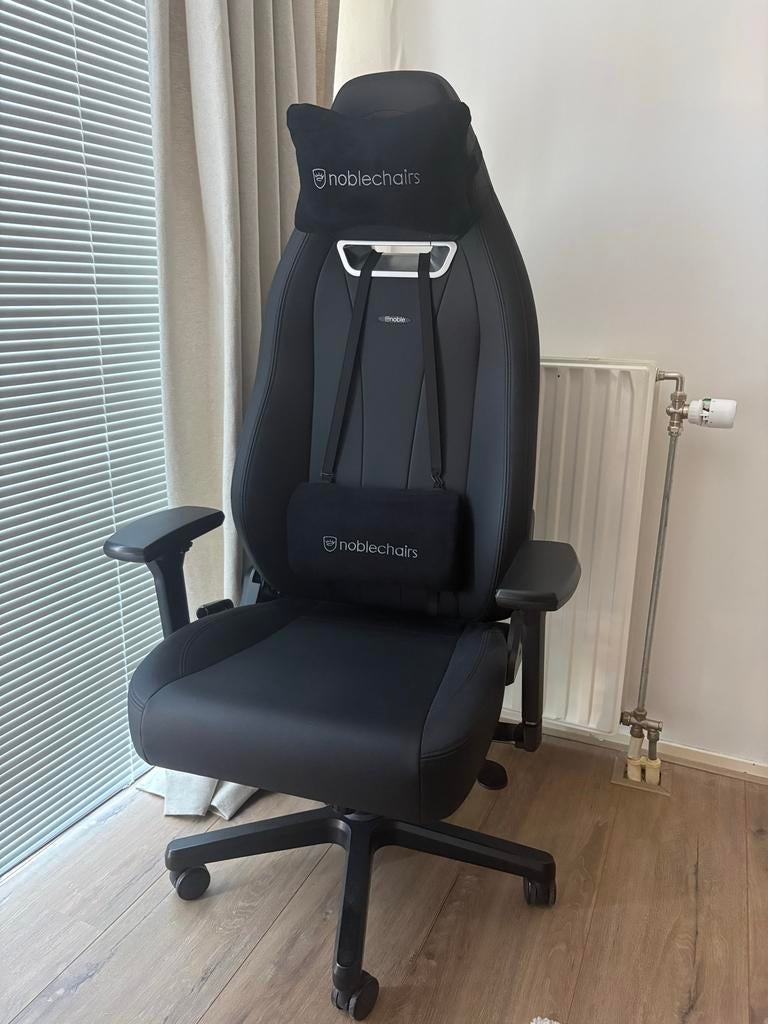 Noblechairs Legend Gaming Stoel - Zwart, Ophalen, Kunststof, Zwart, Zo goed als nieuw