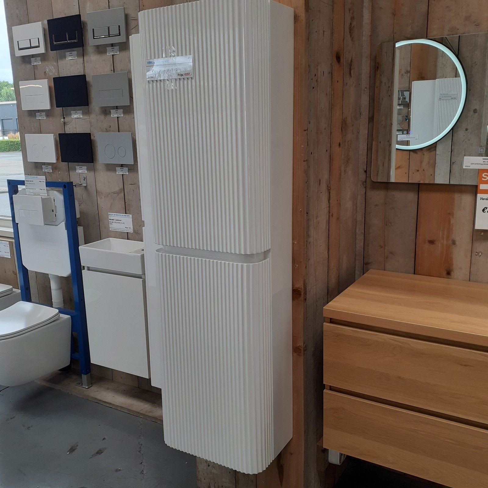 Luxe kolomkast, glans wit, ribbels, modern, ruim, Virka 140, Ophalen of Verzenden, Nieuw