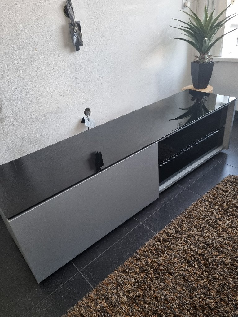 Modern TV Meubel zwart/grijs, Huis en Inrichting, Kasten | Televisiemeubels, Ophalen, 150 tot 200 cm, Zo goed als nieuw, Minder dan 100 cm