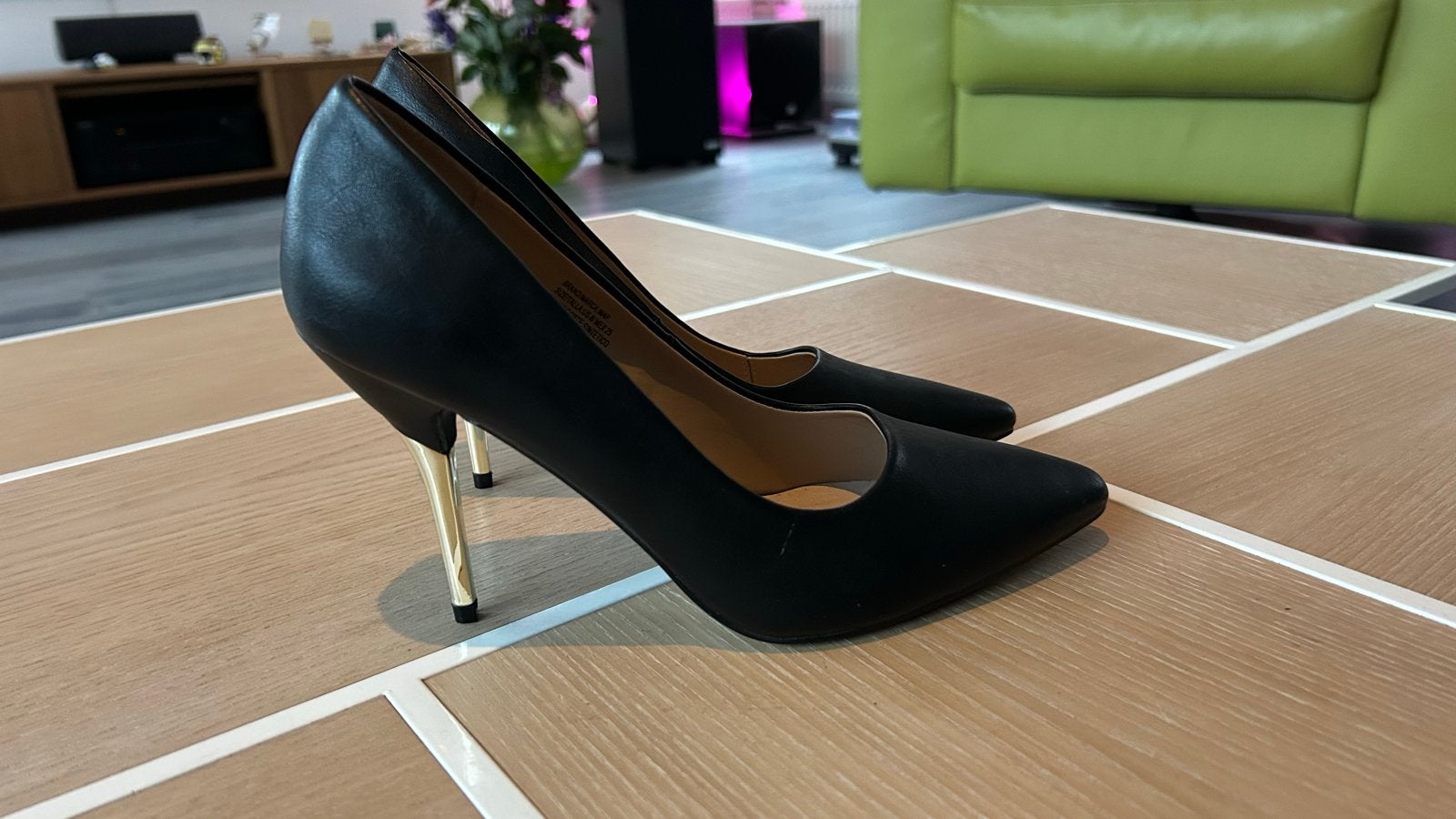 Zwarte pumps met gouden hakken - Maat 38, Ophalen of Verzenden, Zo goed als nieuw, Zwart, Pumps