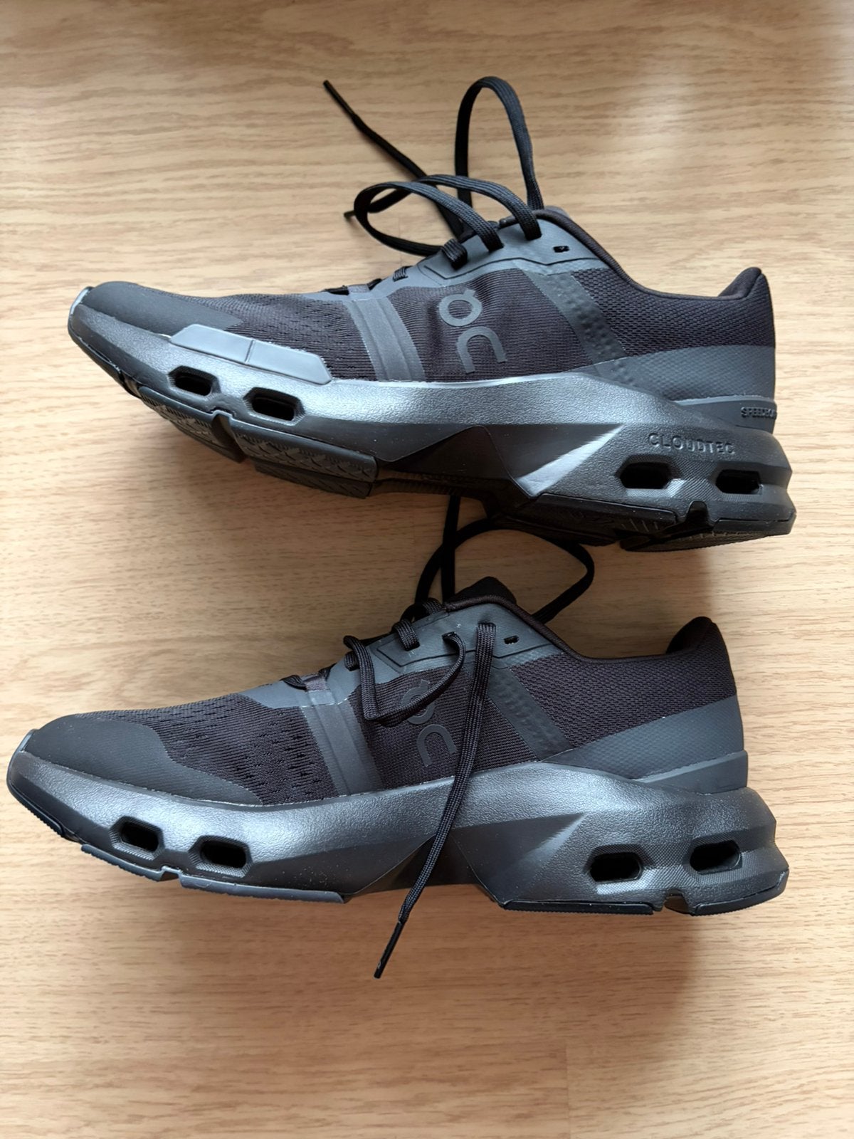 On Cloudpulse mt 42,5, Kleding | Heren, Schoenen, Nieuw, Ophalen of Verzenden, Sportschoenen, Zwart