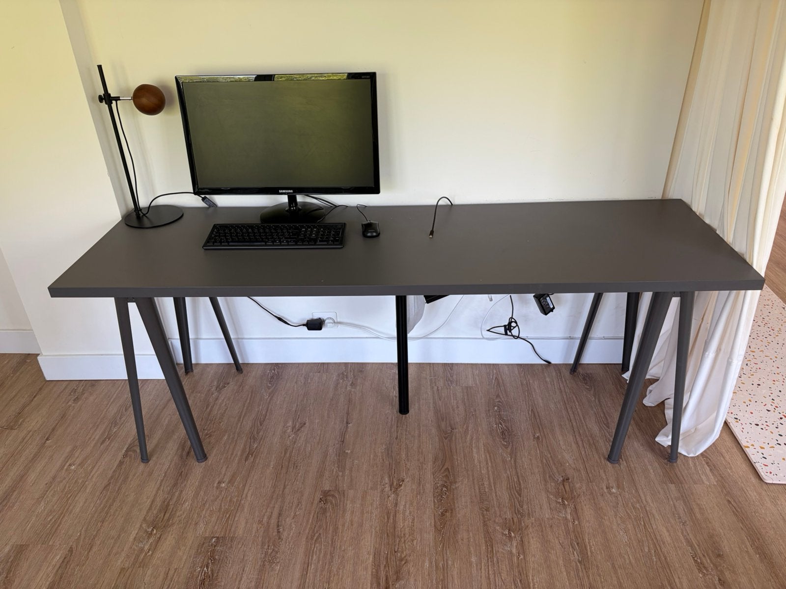 IKEA LAGKAPTEN Bureau met NARSPEL poten - Grijs 60200, Huis en Inrichting, Bureaus, Ophalen, Gebruikt, Spaanplaat of MDF, IKEA