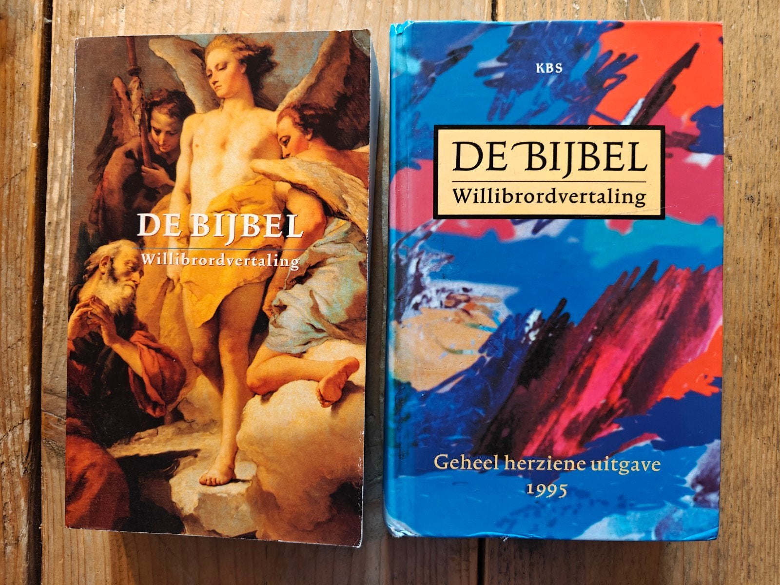 2 X Een Bijbel, Willibrordvertaling., Ophalen of Verzenden, Zo goed als nieuw