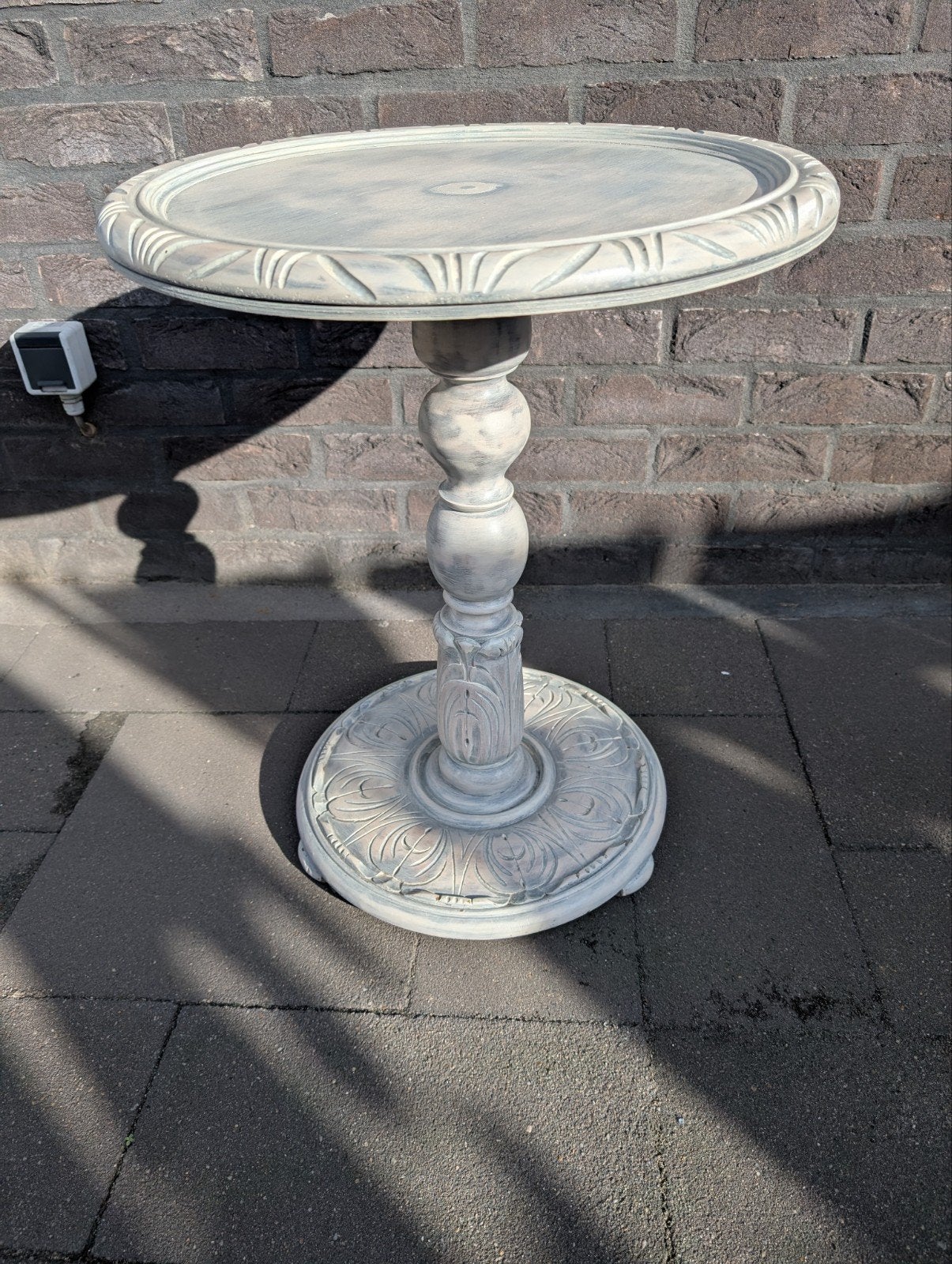Bijzettafel met houtsnijwerk whitewash, Ophalen