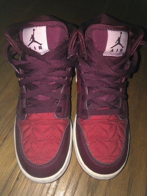 Air Jordan 1 MID SE (GS) maat 37.5 van, Kleding | Heren, Schoenen, Overige kleuren, Ophalen of Verzenden, Zo goed als nieuw, Jordan