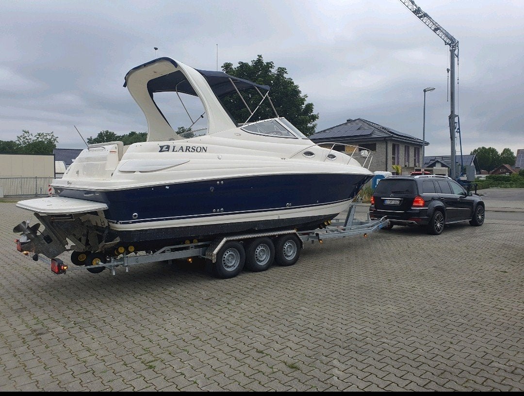 Larson 260 Cabrio - Ruime Kajuitboot met Comfort, Watersport en Boten, Motorboten en Motorjachten, Gebruikt, Polyester, Benzine