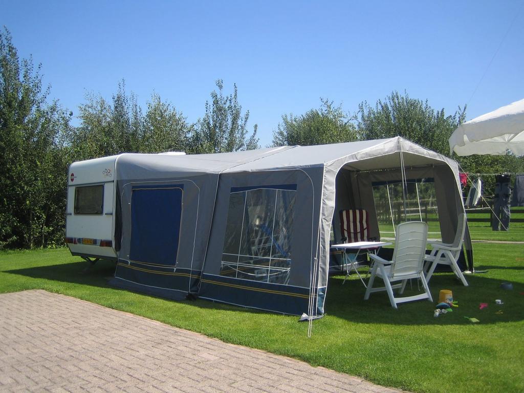 Te koop Burstner Fun 390, Kachel, Omvormbare zithoek, Treinzit, 750 - 1000 kg