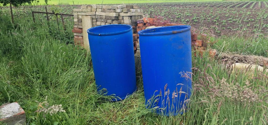 200 liter blauwe vaten 2x, Ophalen, Kunststof, Gebruikt, Minder dan 60 cm