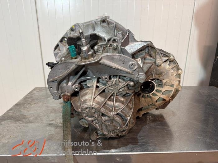 Versnellingsbak van een Renault Trafic, Gebruikt, -, Renault, -