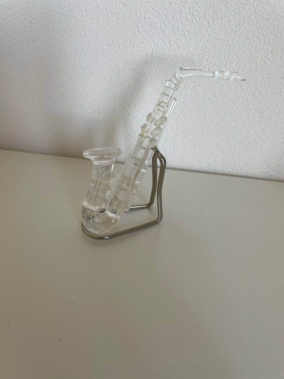 Swarovski Kristal Saxofoon Figuur op Standaard, Verzamelen, Swarovski, Ophalen of Verzenden, Zo goed als nieuw, Figuurtje