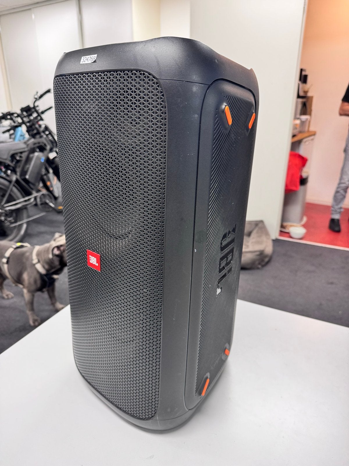 JBL Partybox 100 - Krachtige draagbare party speaker, Gebruikt, Party speaker, Ophalen of Verzenden, Bluetooth