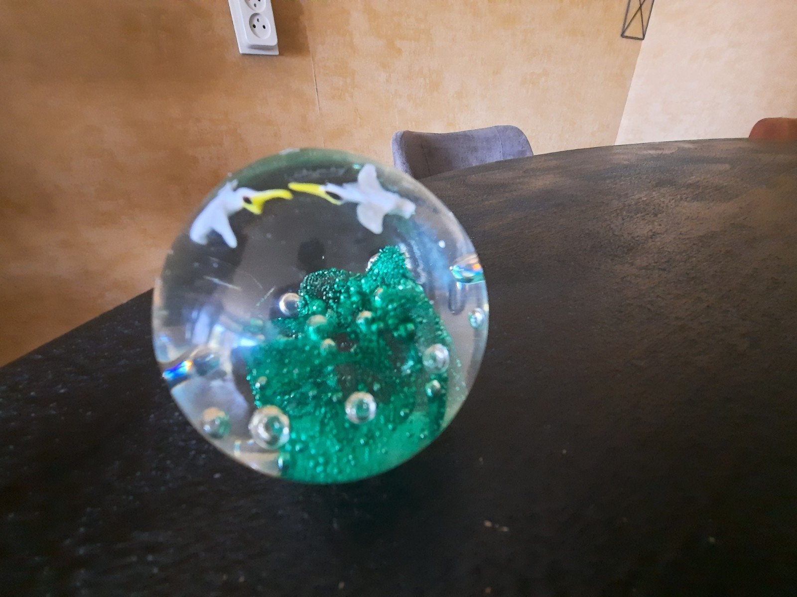 Glazen presse-papier met groene glitter en vogels, Ophalen of Verzenden, Zo goed als nieuw, Meerkleurig, Glas