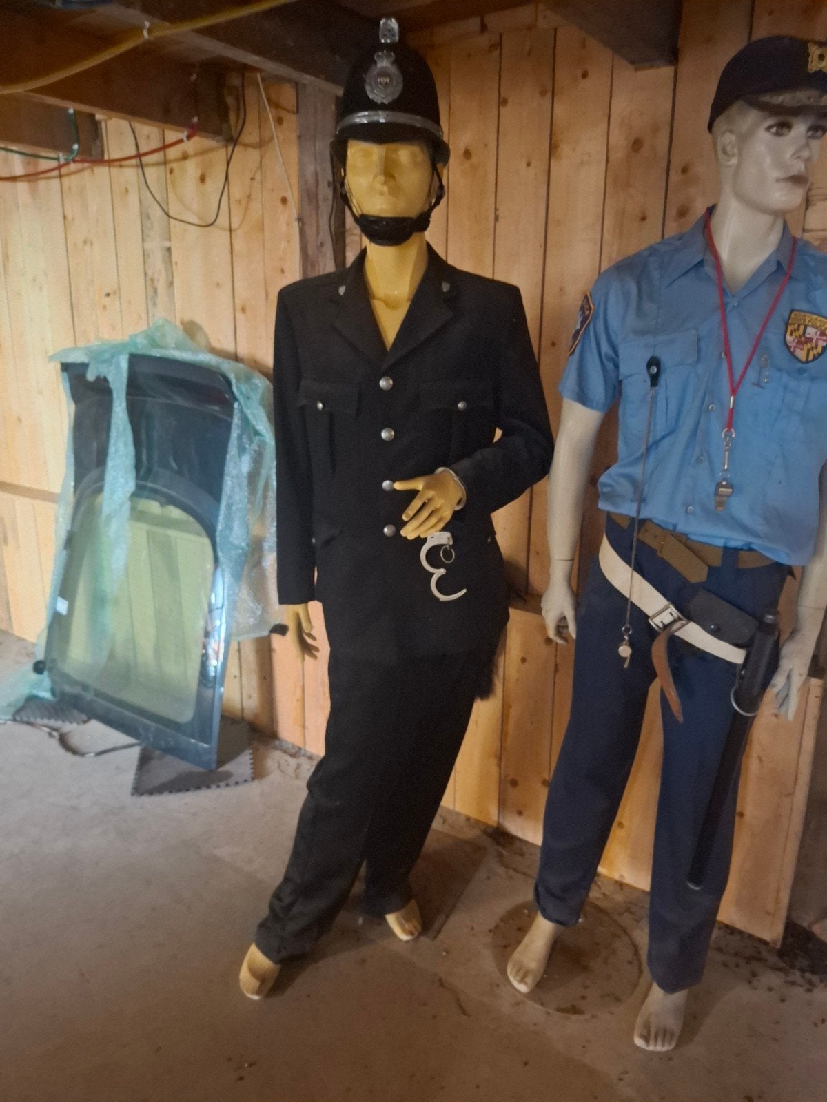 Amerikaans politiepak en Engels bobby uniform, Ophalen of Verzenden
