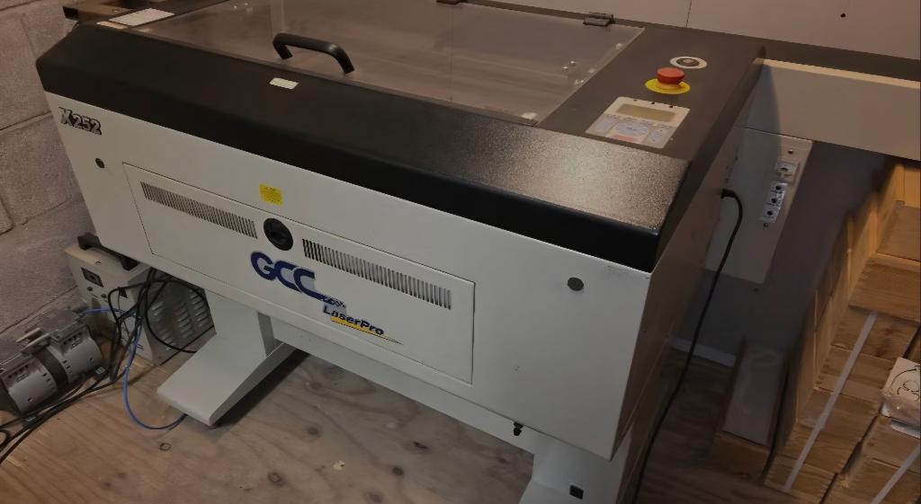 GCC Laserpro X252 lasergraveer machine, Ophalen, Zo goed als nieuw