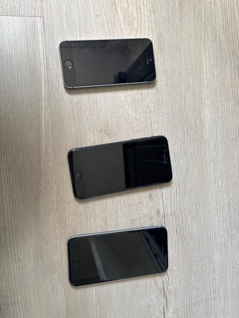 Set van 3 iPhones: iPhone 8, iPhone 6, iPhone SE (2016), Telecommunicatie, Mobiele telefoons | Apple iPhone, 80 %, Gebruikt, Verzenden