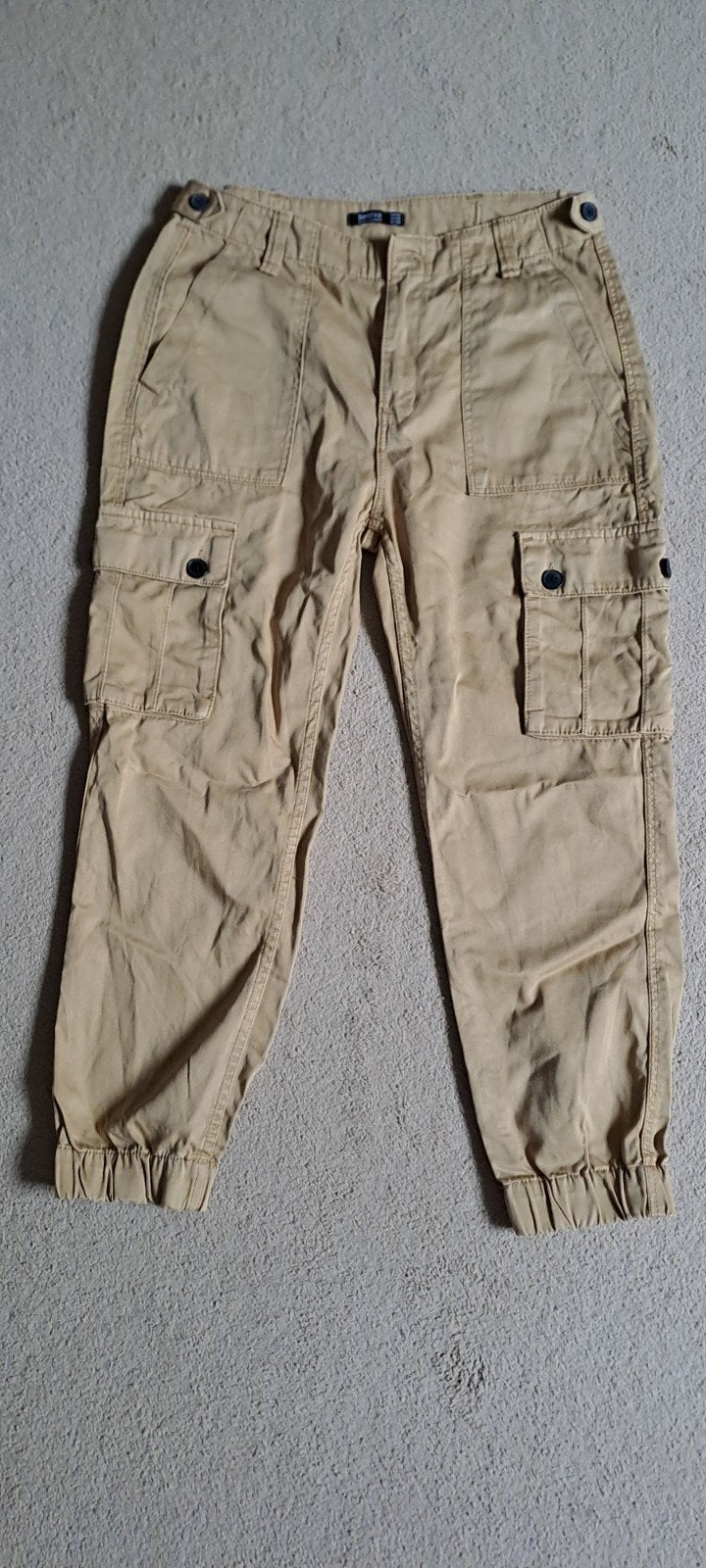 Bershka Cargo Broek - Beige - Maat 38/40 (M), Maat 38/40 (M), Beige, Lang, Gedragen