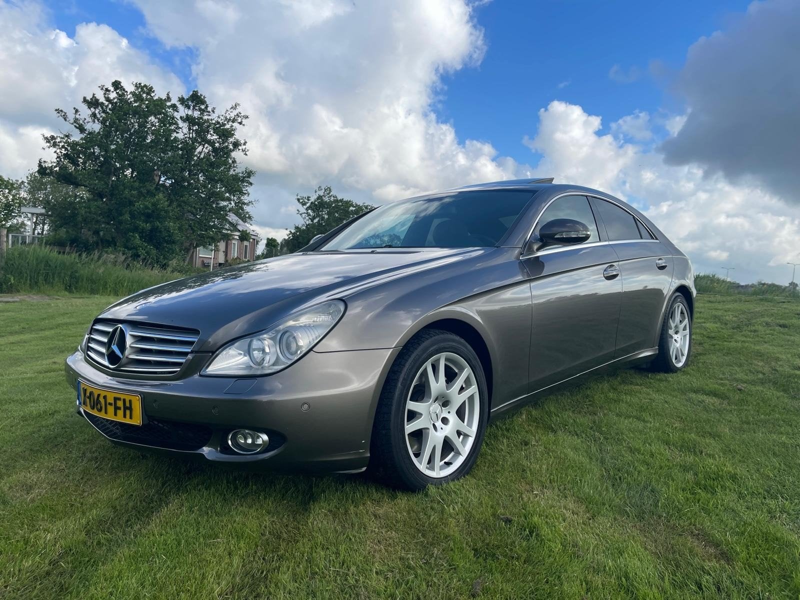 Mercedes-Benz CLS 3.5 Cls350 AUT 2005 Grijs, Auto's, Mercedes-Benz, Automaat, Achterwielaandrijving, Overige kleuren, 4 stoelen
