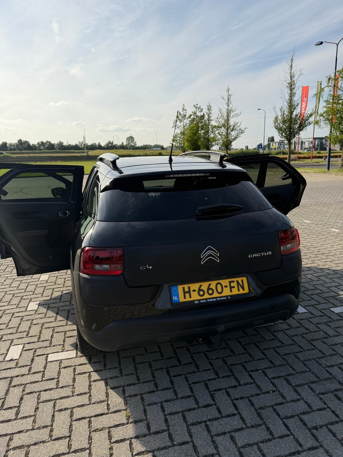 Citroën C4 Cactus Puretech 82pk 2015 Zwart, Voorwielaandrijving, 31 €/maand, 1199 cc, Zwart