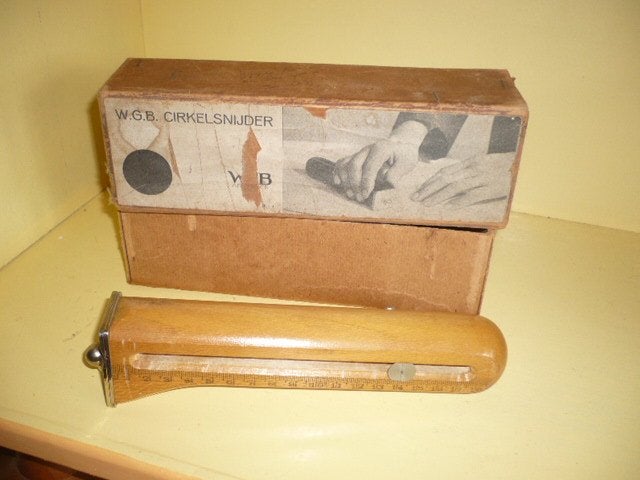 Mie18<> oude; w.g.b. Houten circel snijder, Verzenden