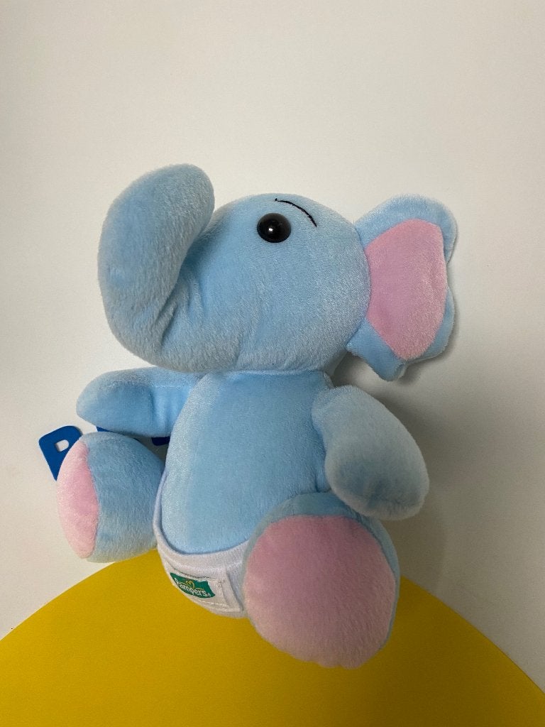 K4641 Pampers olifant blauw met luier, Ophalen of Verzenden, Zo goed als nieuw, Olifant