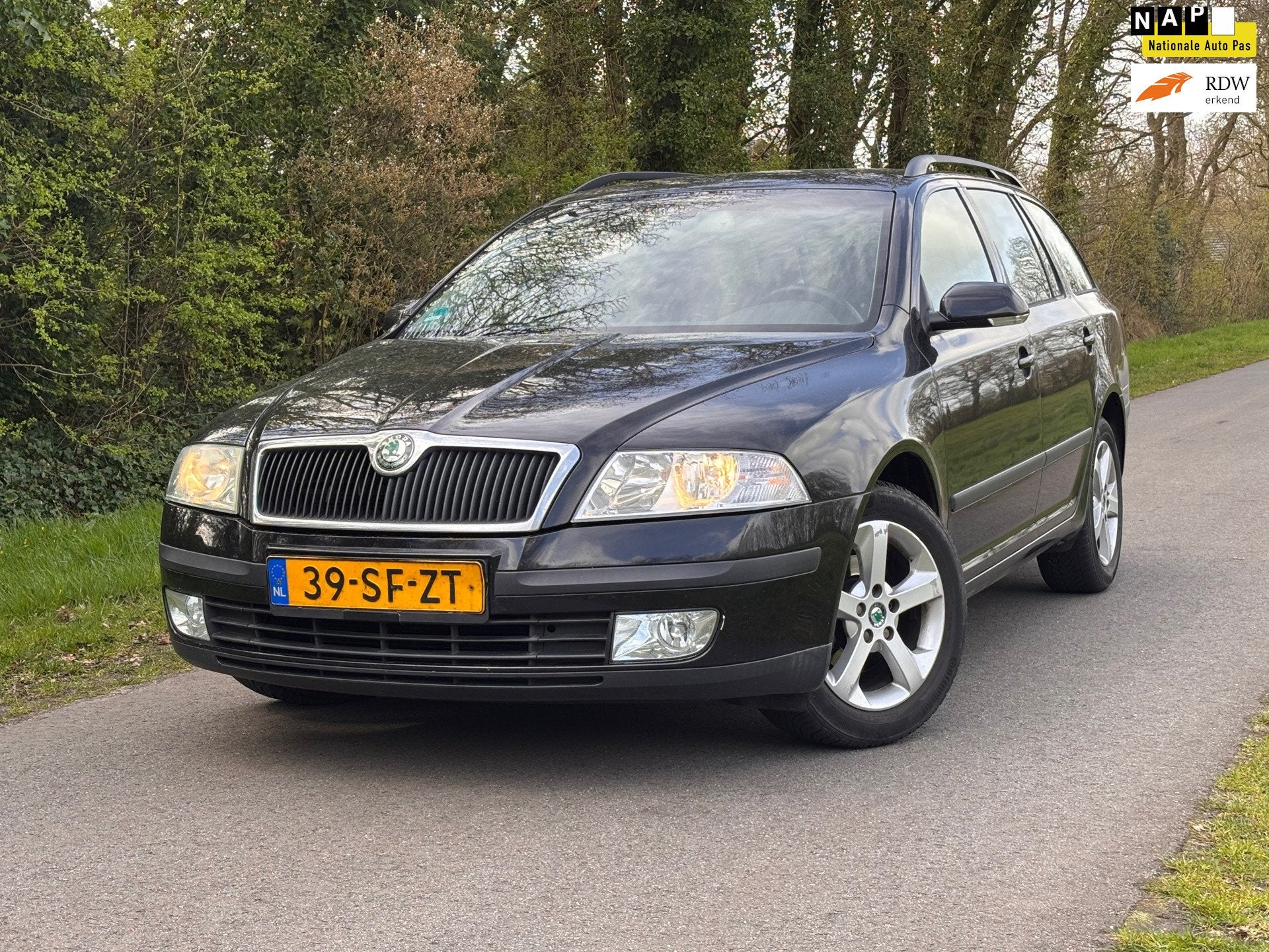 Skoda Octavia Combi 1.6 FSI Elegance | Airco + Cruise contro, Voorwielaandrijving, 15 km/l, Gebruikt, 4 cilinders