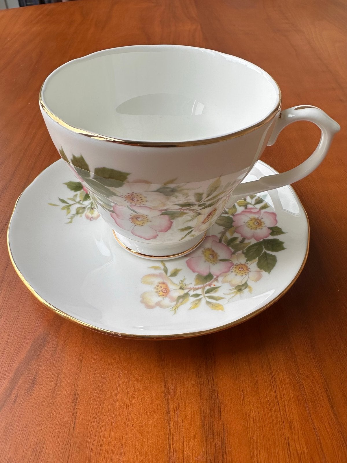 Vintage Duchess Bone China Kop en Schotel - Rozenmotief, Ophalen of Verzenden