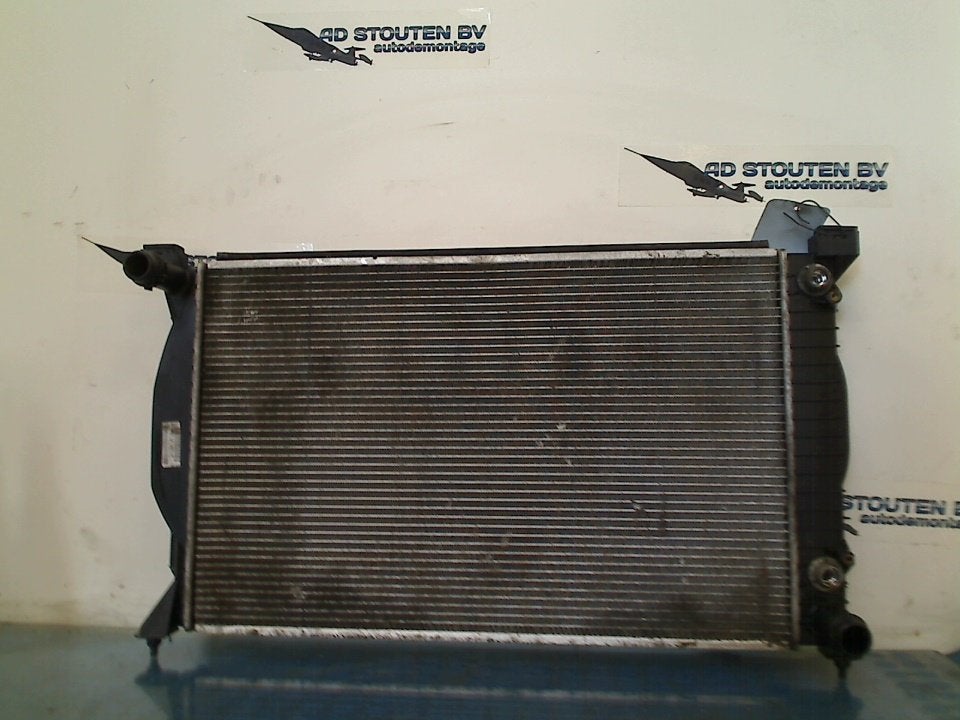 Radiateur Audi A4 Cabrio (B7) (2002-04/2005-12) 8E0121251P, Gebruikt, Auto-Union-Straße  1, Ingolstadt 85057, , Duitsland, Info@audi.de