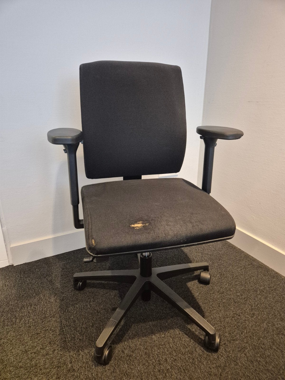 1 bureaustoel te koop, Ophalen, Gebruikt, Zwart