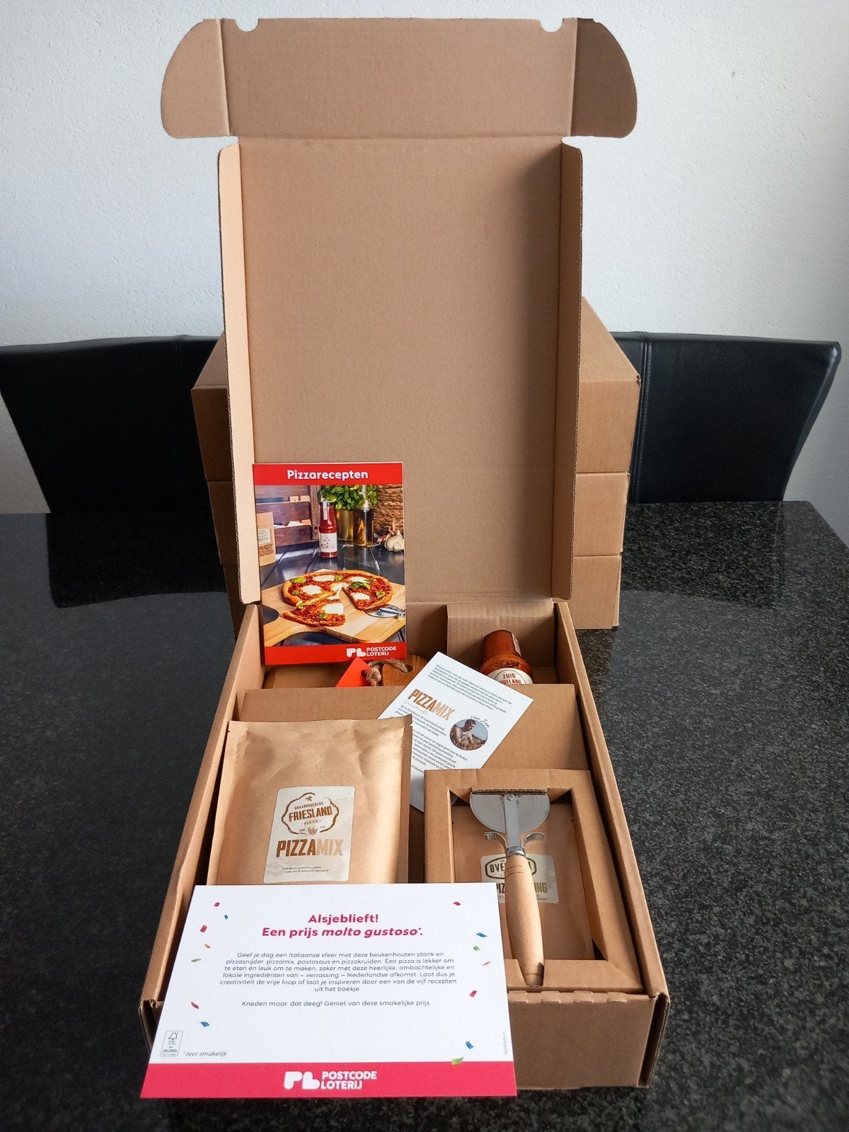 Pizzaset 6-delig, 4 stuks Postcodeloterij spiksplinternieuw!, Huis en Inrichting, Overige typen, Nieuw, Ophalen of Verzenden, Overige materialen