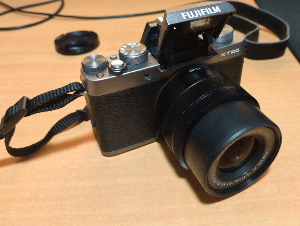 Fujifilm X-T100 + Fujinon XC 15-45mm OIS PZ, Audio, Tv en Foto, Fotocamera's Digitaal, Ophalen, Touchscreen, Zo goed als nieuw
