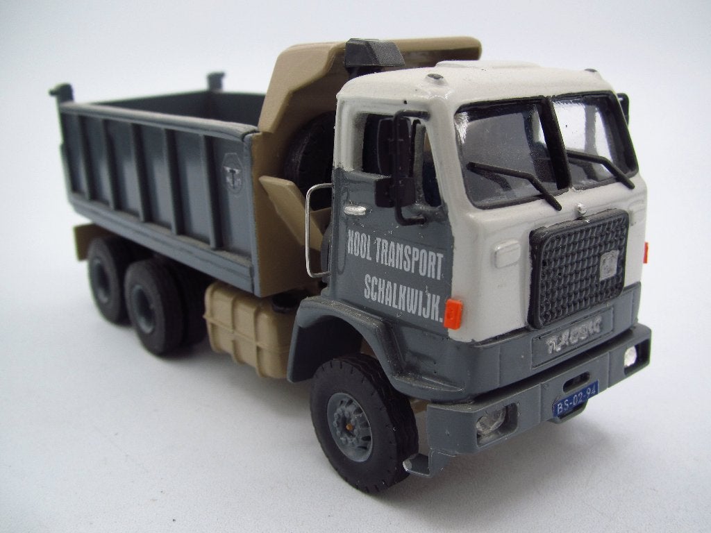 Tekno - Volvo F88 Kipper '' Kool Schalkwijk '' 1:50, Hobby en Vrije tijd, Modelauto's | 1:50, Ophalen of Verzenden, Gebruikt, Bus of Vrachtwagen