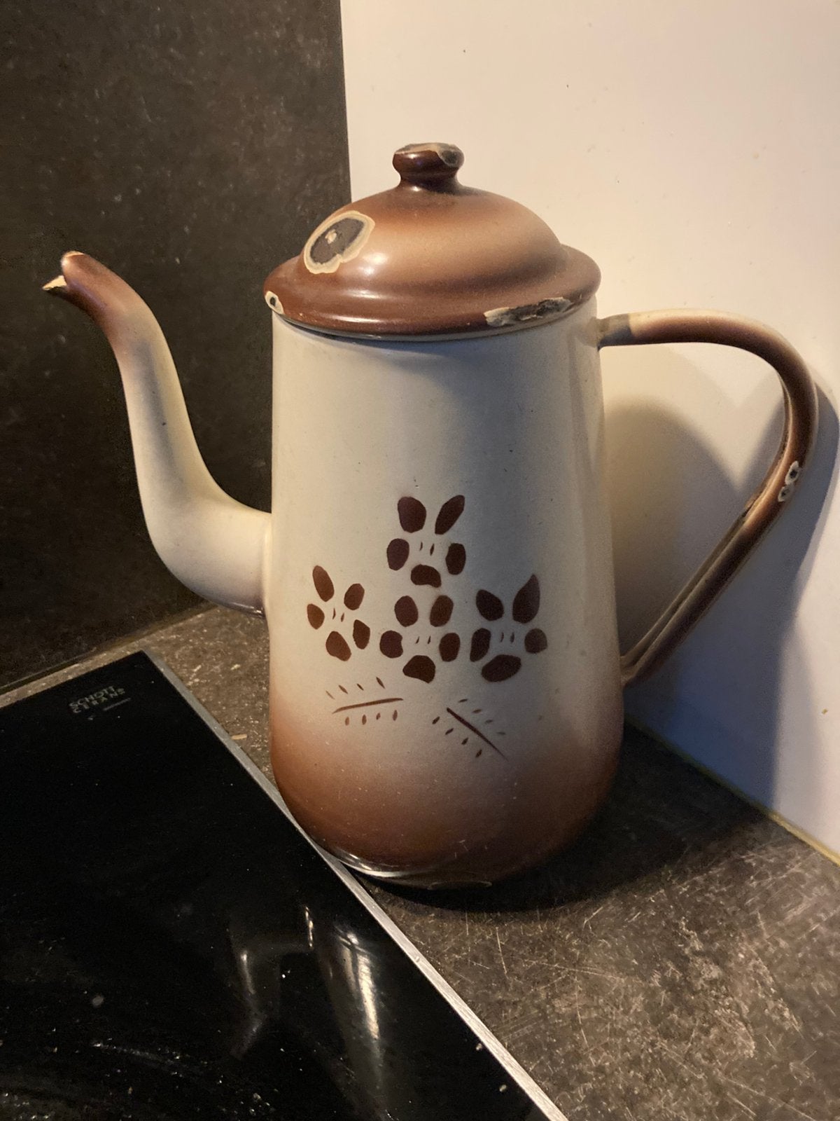 Koffiepot 80 jaar oud, Antiek en Kunst, Antiek | Emaille, Ophalen of Verzenden