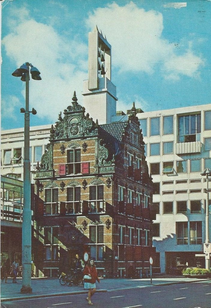 Oude ansichtkaart Groningen Goudkantoor en Stadhuis, Ophalen of Verzenden, 1960 tot 1980, Gelopen, Groningen