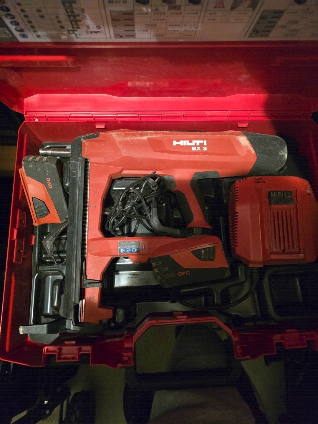 Hilti BX 3 Accu Nagelpistool met Accu en Lader, Ophalen, Zo goed als nieuw