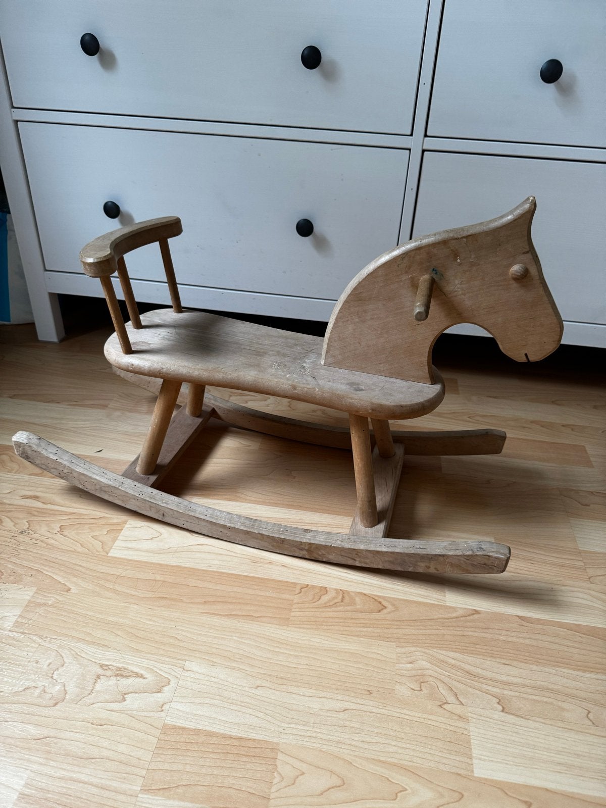 Houten hobbelpaardje - Opknapper (houtwormvrij), Ophalen, Gebruikt, Rij- of Hobbelspeelgoed