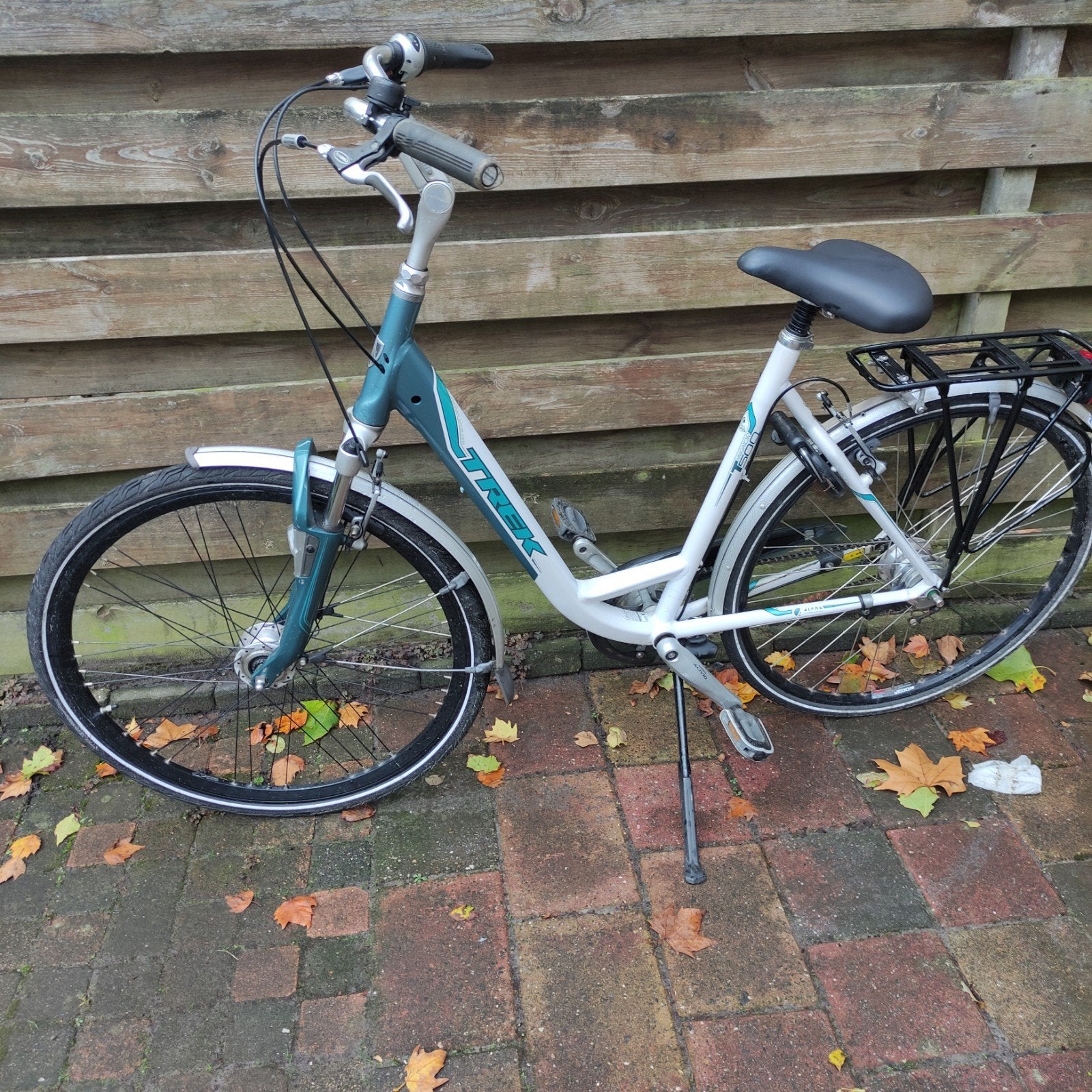 Trek Navigator T500 Damesfiets - Zo goed als nieuw, Fietsen en Brommers, 28 inch, 53 tot 56 cm, Velgrem, Zo goed als nieuw