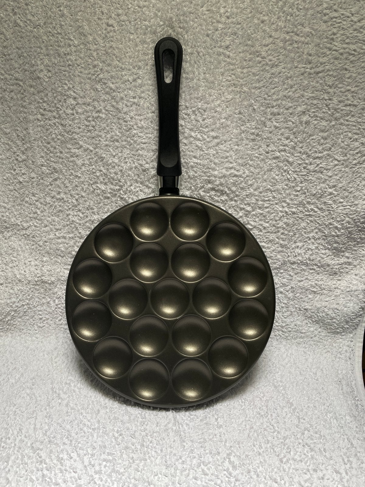Poffertjespan voor 19 poffertjes - Diameter 26 cm, Ophalen of Verzenden, Nieuw, Aluminium, Overige typen