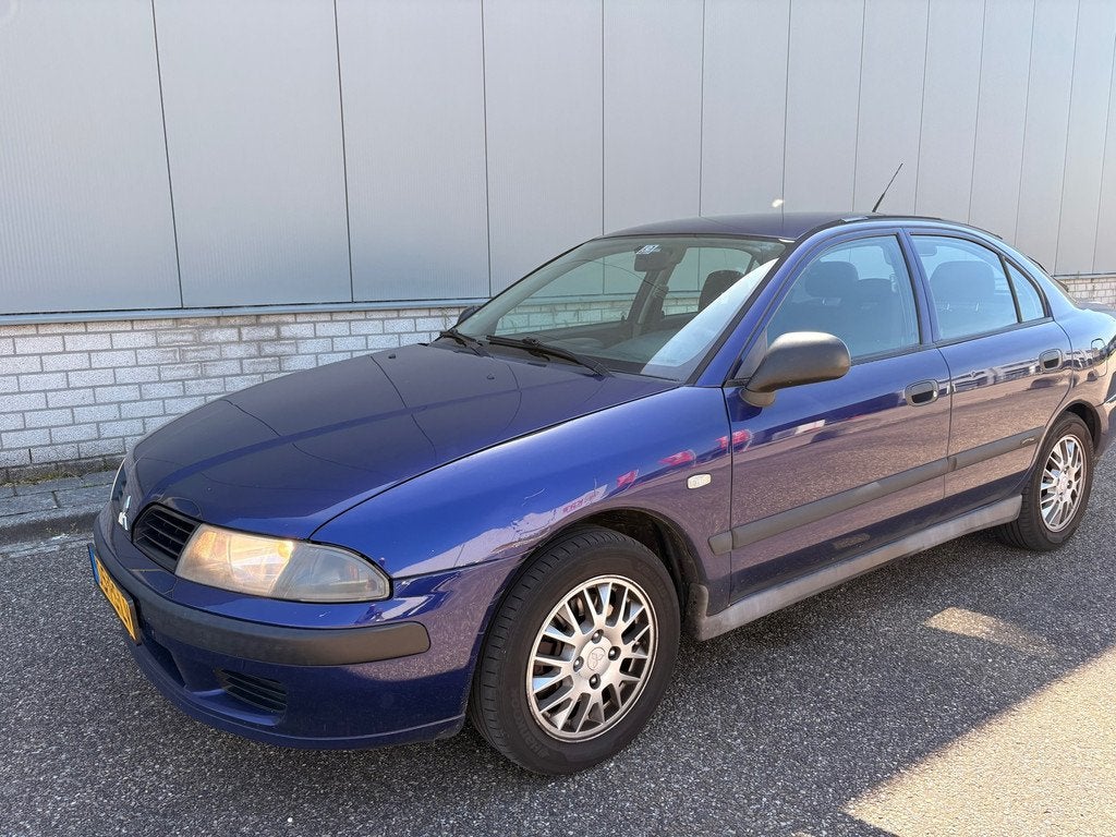 Mitsubishi Carisma 1.6 Hatchback AIRCO Nieuwe APK, Auto's, Mitsubishi, Voorwielaandrijving, Stof, Gebruikt, 4 cilinders
