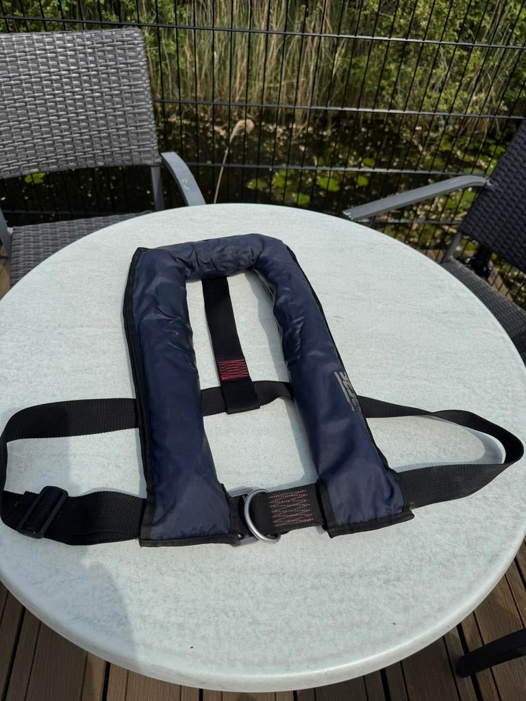 Reddingsvest Besto automatisch, Ophalen, Zo goed als nieuw, Dame of Heer, Reddingsvest of Zwemvest